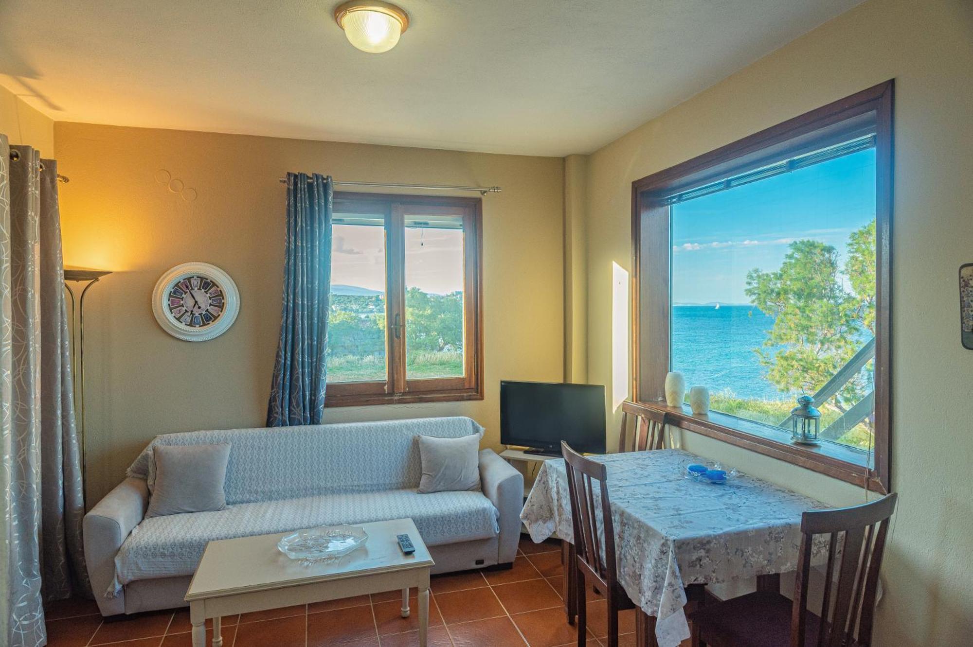 Aegean Bliss Residences Karfas Exteriör bild